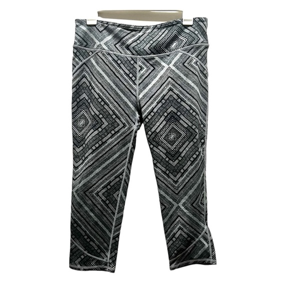 2/$15 Fabletics - Geometric Print Workout Leggings - Picture 1 of 6